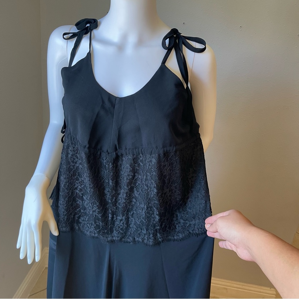 Chiffon Lace-Trim Maxi Dress
Size small
New with tags
Brand is Forever 21 - Picture 14 of 14